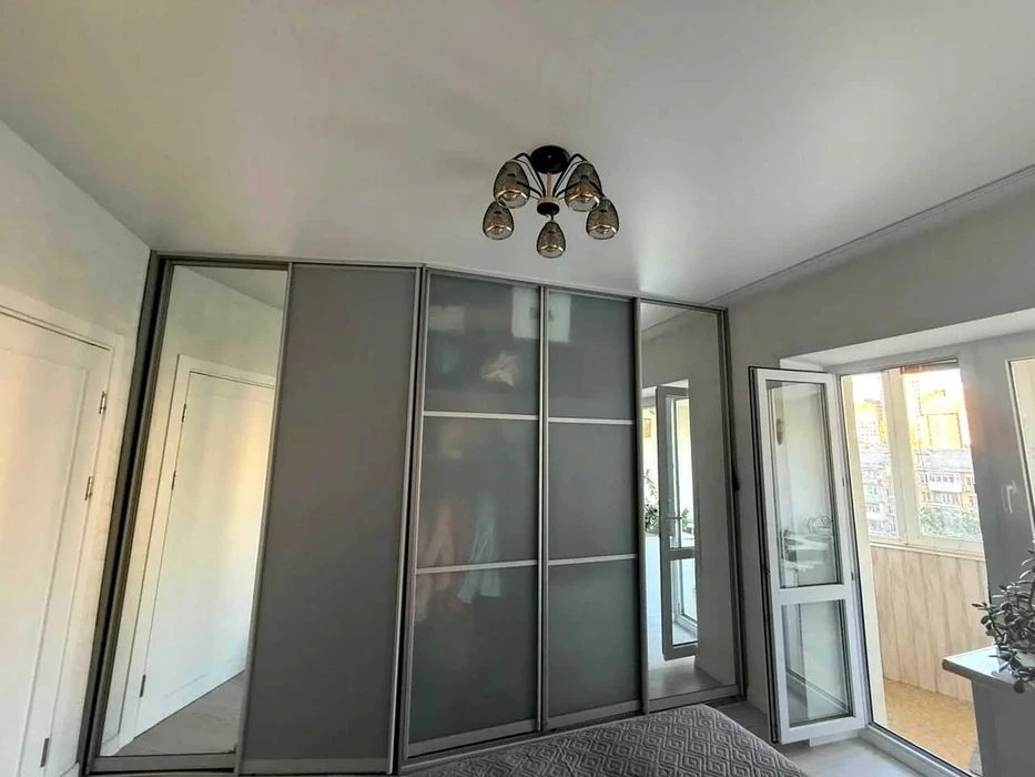 Продаж 2 кім квартири, Антоновича 125 А, М. Палац Україна.