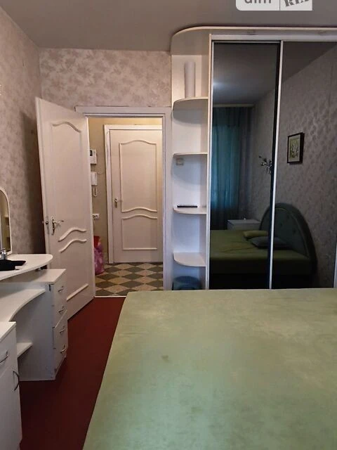 Довготривала оренда 2к квартири на вул. Озерна (Оболонь) 14