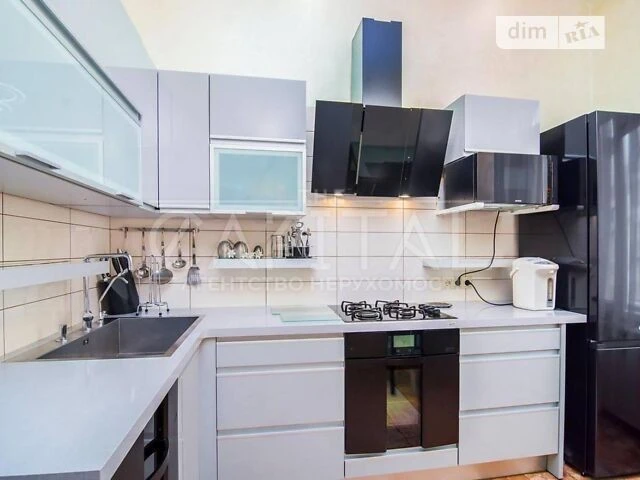 For sale 2-room apartment 68 sq. m. on Saksaganskoho St. 43 • ID 3