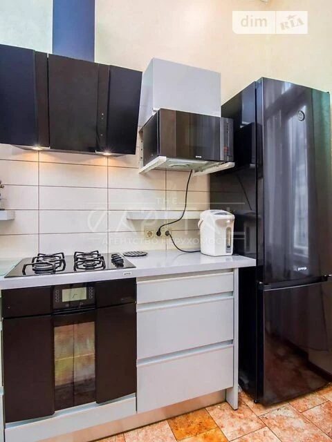For sale 2-room apartment 68 sq. m. on Saksaganskoho St. 43 • ID 3