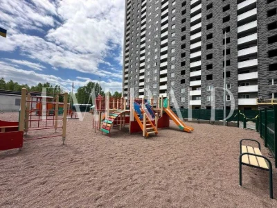 Квартира з ремонтом. Низький поверх. ЖК Деснянский