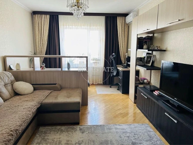 Продаж 3к квартири Позняки Григоренка 91 м кв Цікаве планува