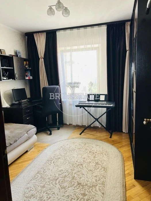 Продаж 3к квартири Позняки Григоренка 91 м кв Цікаве планува