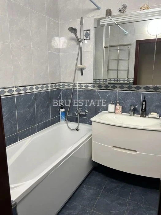 Продаж 3к квартири Позняки Григоренка 91 м кв Цікаве планува
