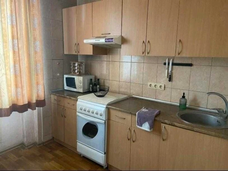 I am selling an isolated 1-room apartment on Odeska
