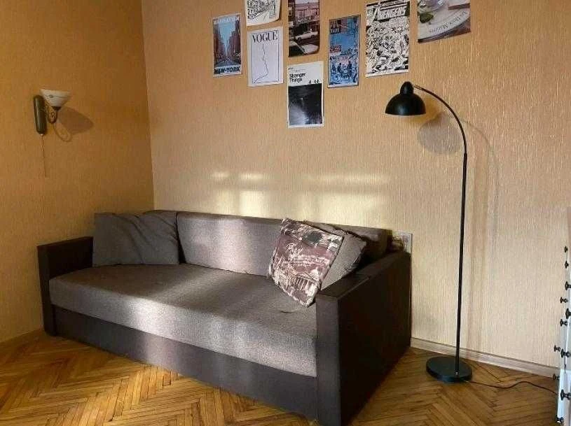 I am selling an isolated 1-room apartment on Odeska
