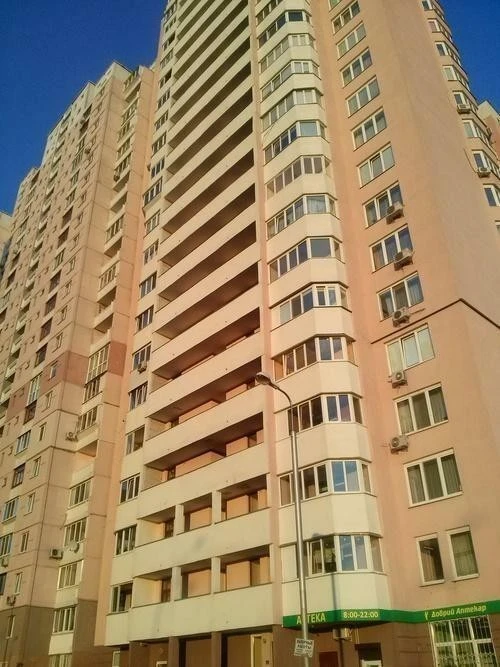 Продаж 3-кімнатної квартири 97 м², Олени Пчілки вул., 2Б