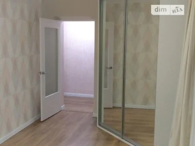 Довготривала оренда 1к квартири на вул. Зодчих 12, кв. 33 •