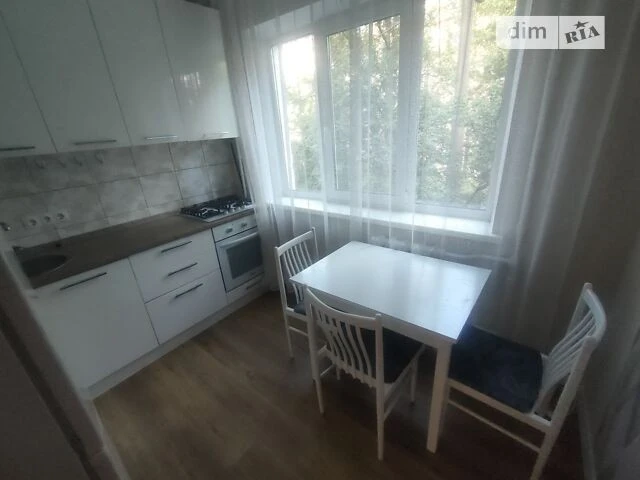Довготривала оренда 1к квартири на вул. Зодчих 12, кв. 33 •