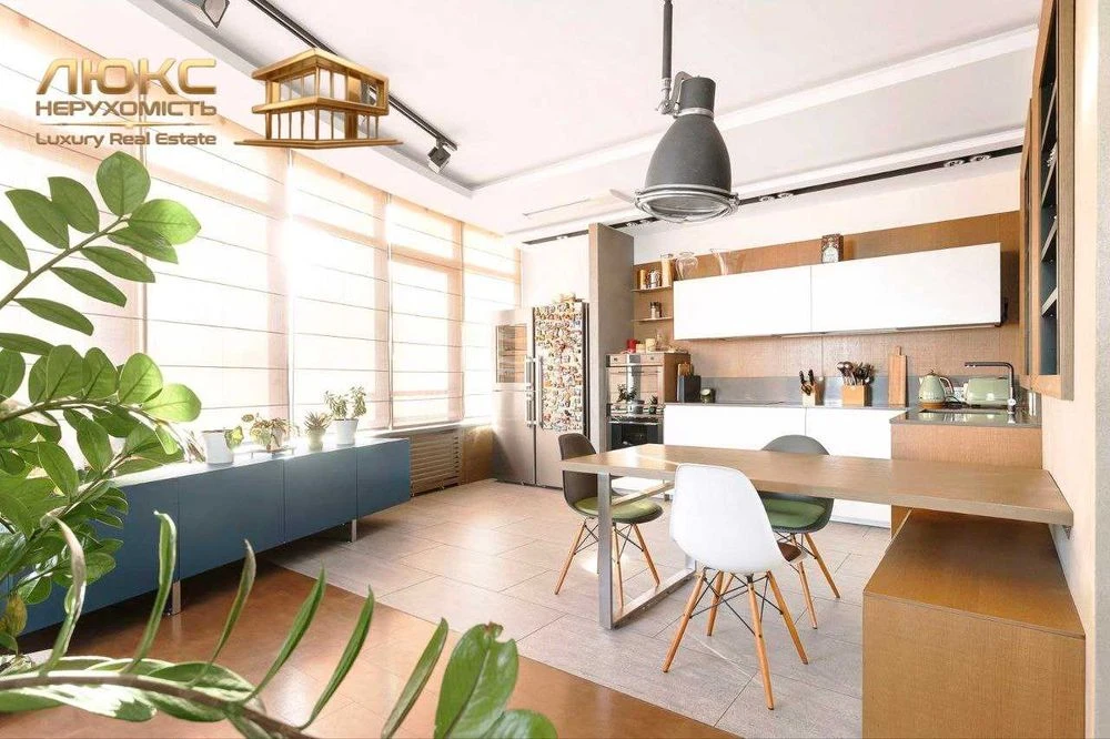 Продам трехкомнатную квартиру в ЖК Ланжерон.