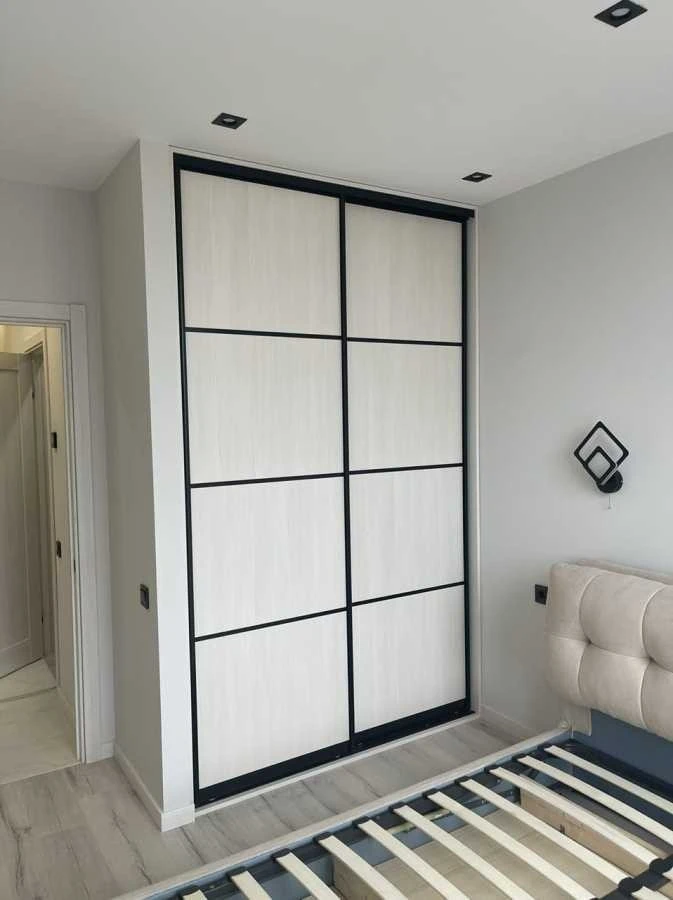 Продаж 1-кімнатної квартири 37.5 м², Салютна вул., 2