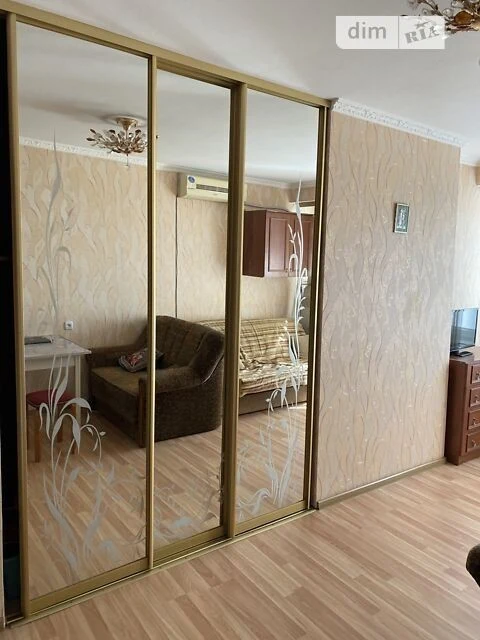 Продаж кімнати 29 кв. м на вул. Миропільська 15А • ID 348358