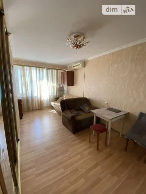 Продаж кімнати 29 кв. м на вул. Миропільська 15А • ID 348358