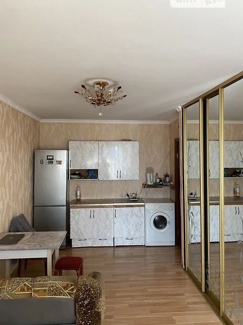 Продаж кімнати 29 кв. м на вул. Миропільська 15А • ID 348358