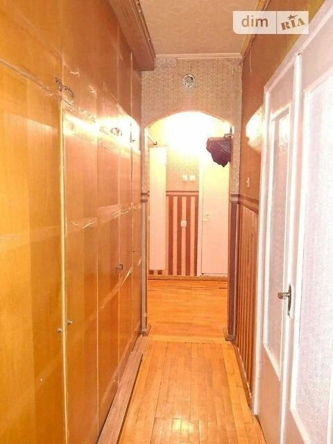 Продаж кімнати 26.8 кв. м на вул. Сержа Лифаря 18 • ID 34738