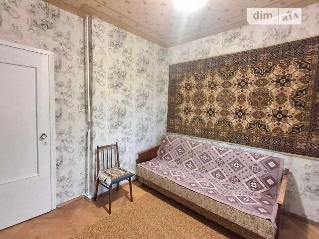 Продаж кімнати 26.8 кв. м на вул. Сержа Лифаря 18 • ID 34738