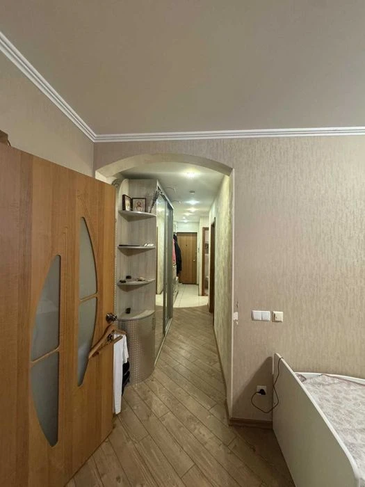 Продам 3-комнатную квартиру с ремонтом на Небесной Сотни