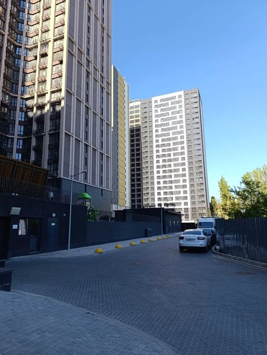 Продажа трехкомнатной квартиры 90.7 м² в Одессе, ЖК Модерн. Сек