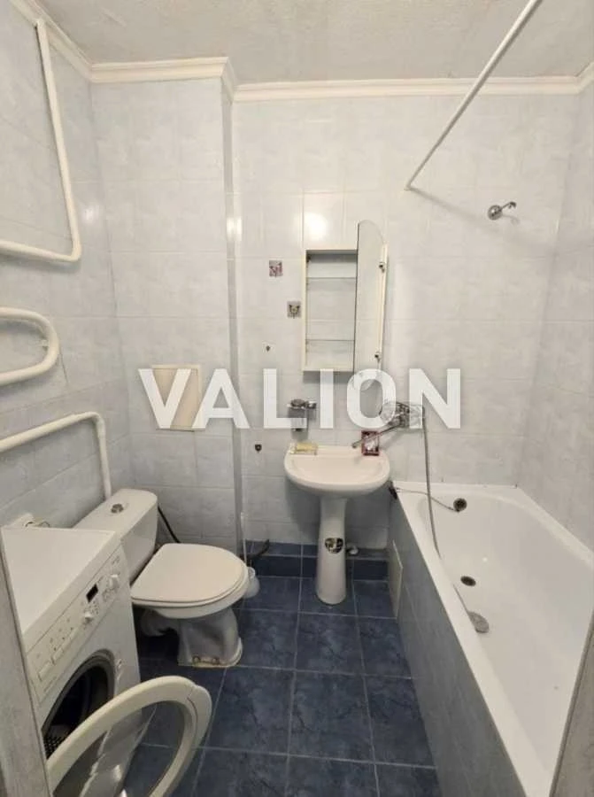 Продаж 1-кімнатної квартири 32.4 м², Горлівська вул., 38/40