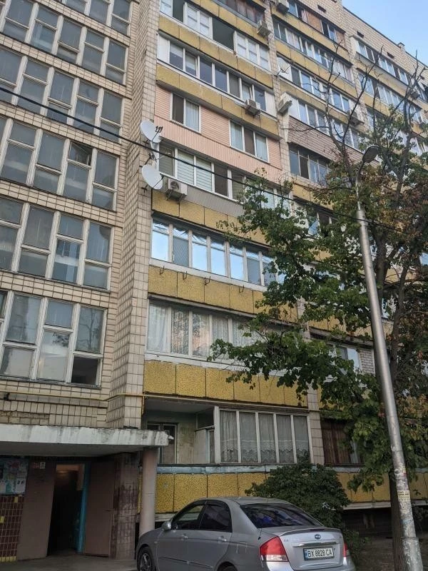 Продаж 1-кімнатної квартири 32.4 м², Горлівська вул., 38/40