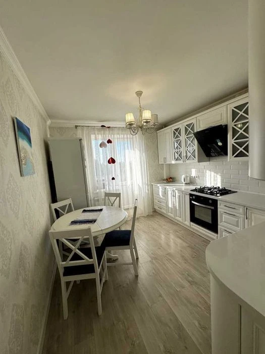 Продам 2-кімнатну квартиру в центрі Полтави