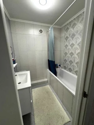 Продам 2-кімнатну квартиру в центрі Полтави