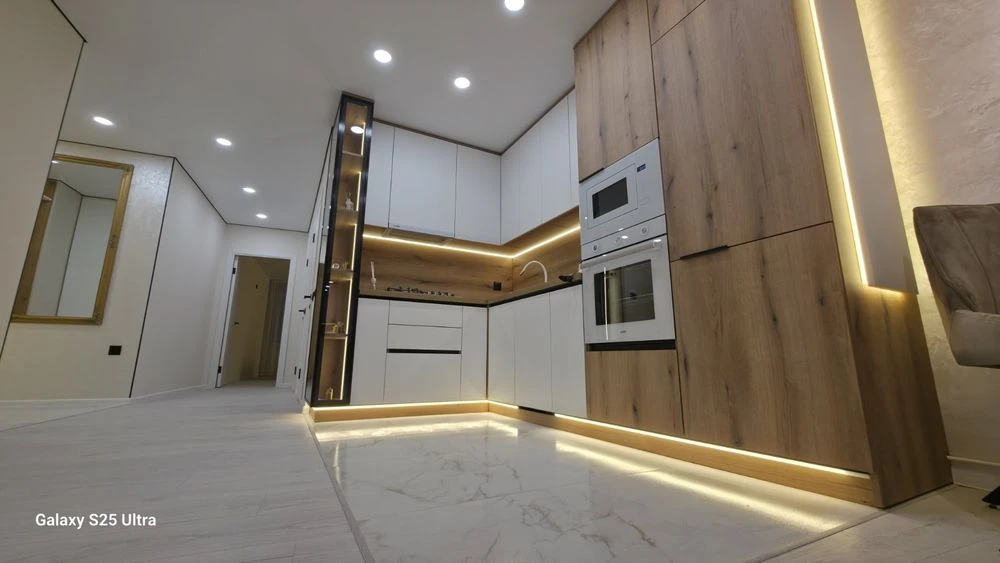 Продаж 2 кімнатної квартири з кухнею-вітальнею на Бамі