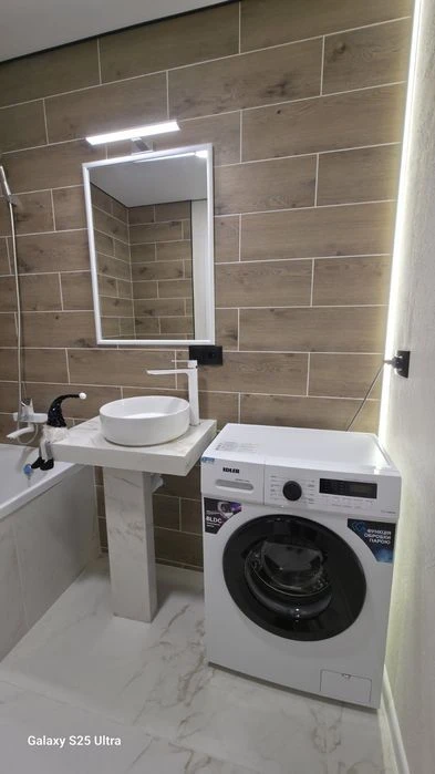 Продаж 2 кімнатної квартири з кухнею-вітальнею на Бамі