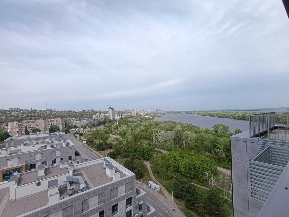 Продам 3к.83 кв.м.Днепр,5-ый континент,Победа-4!Паркинг!Убеж