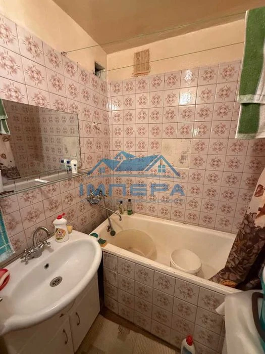 Продам 2-кімнатну квартиру на Мотелі