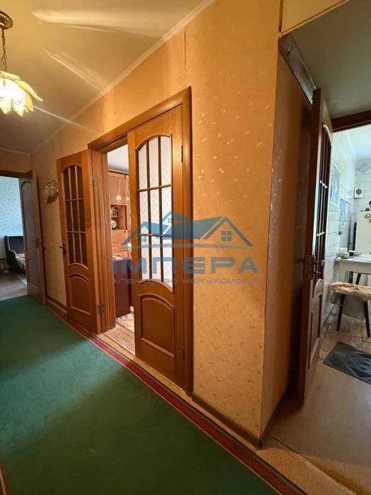 Продам 2-кімнатну квартиру на Мотелі