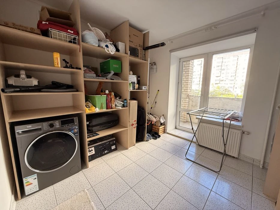 Продаж квартири по вулиці Київська, район Бам, 6 кімнат