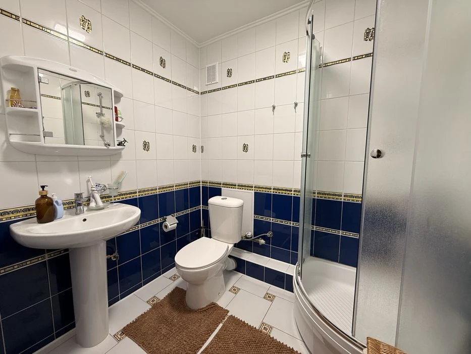 Продаж квартири по вулиці Київська, район Бам, 6 кімнат