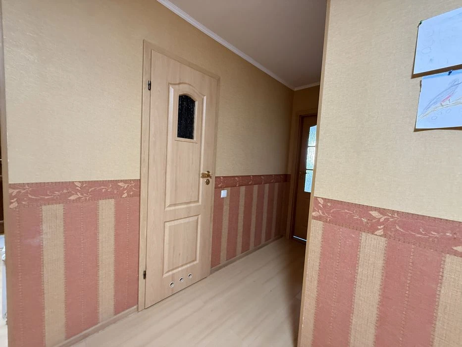 Продаж квартири по вулиці Київська, район Бам, 6 кімнат