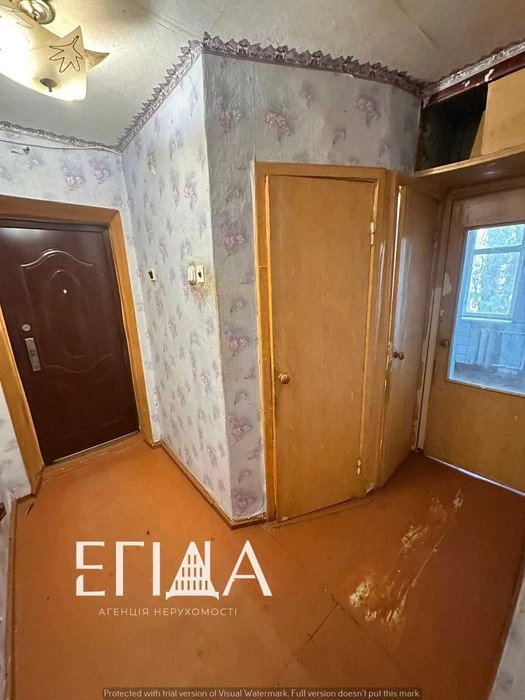 2-к квартирна на Новомиколаівці, 3/5. Під ремонт.