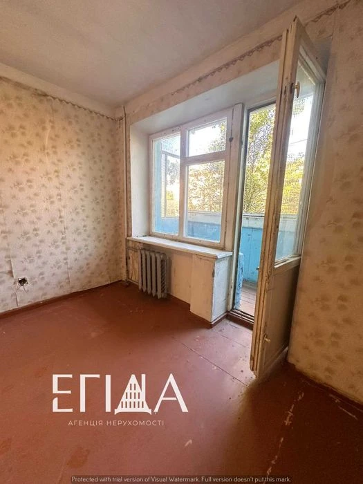 2-к квартирна на Новомиколаівці, 3/5. Під ремонт.