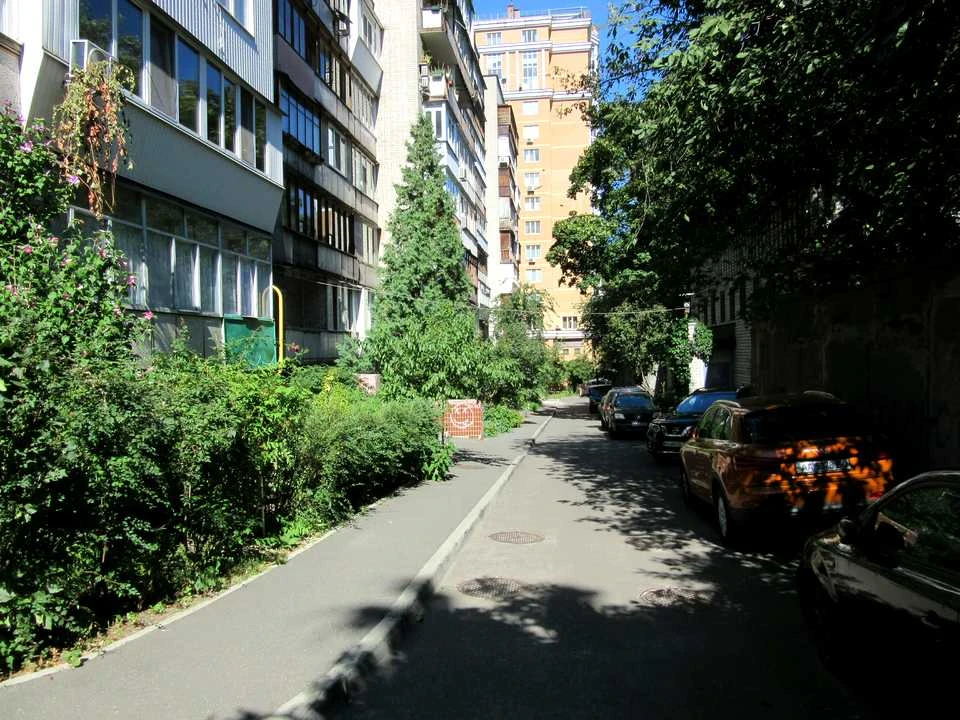 Квартира. Київ, Василя Тютюнника вул. (Анрі Барбюса)