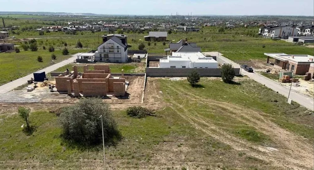 Продам земельну ділянку на Щасливому | новий масив в ідеальн