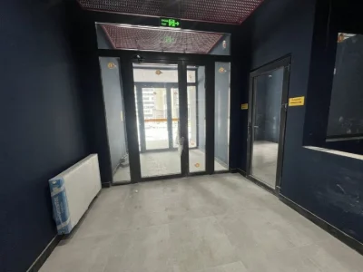 Продам 3к квартиру в Києві біля ТРЦ Ретровіль!