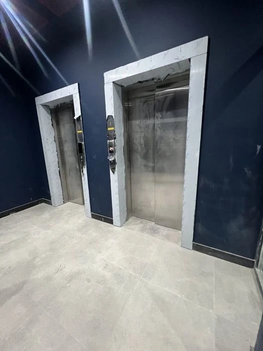 Продам 3к квартиру в Києві біля ТРЦ Ретровіль!
