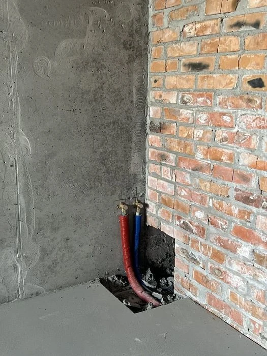 Продам 3к квартиру в Києві біля ТРЦ Ретровіль!