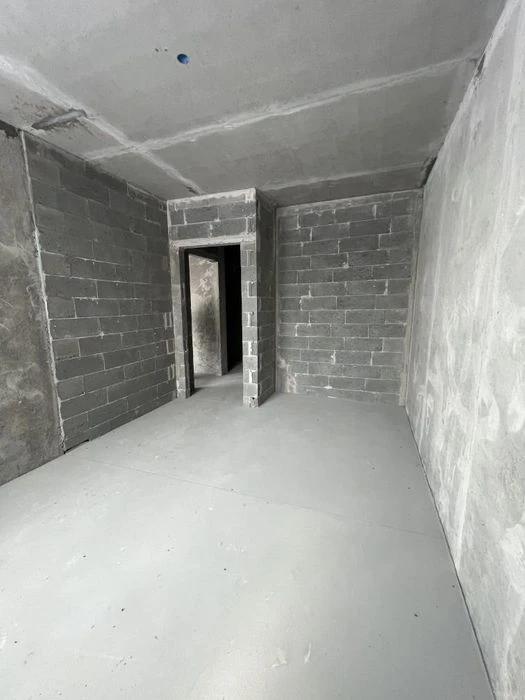 Продам 3к квартиру в Києві біля ТРЦ Ретровіль!