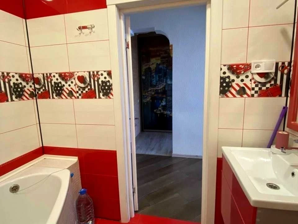 Квартира. Одеса, Середньофонтанська вул.