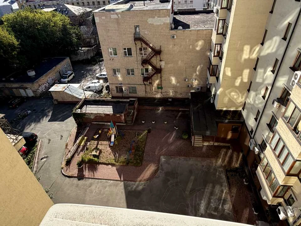 Квартира. Київ, Кирилівська вул. (Фрунзе)