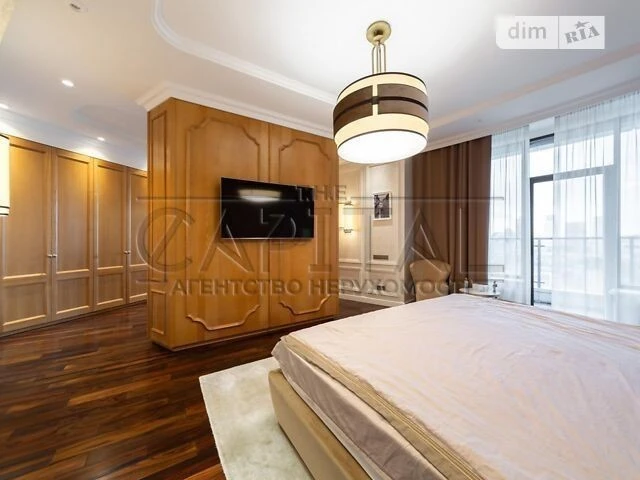 Продаж 4к квартири 213 кв. м на вул. Коновальця Євгена 26А •