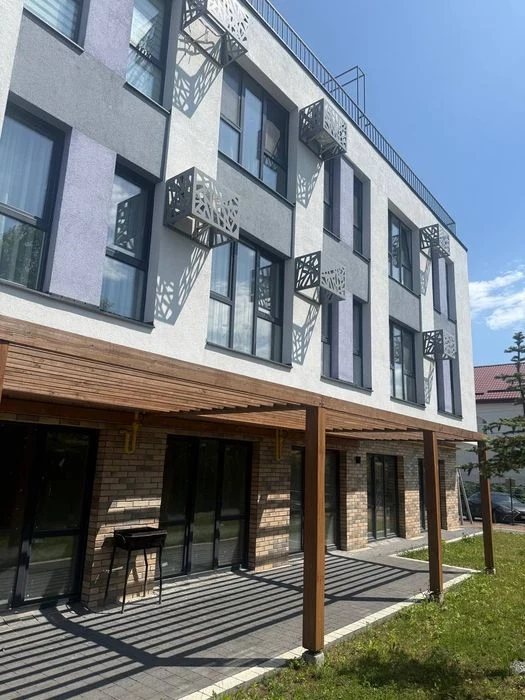 Продаж 2 кімнатної квартири з власним патіо ЖК Інжир вул Брю