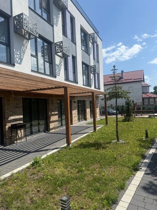 Продаж 2 кімнатної квартири з власним патіо ЖК Інжир вул Брю