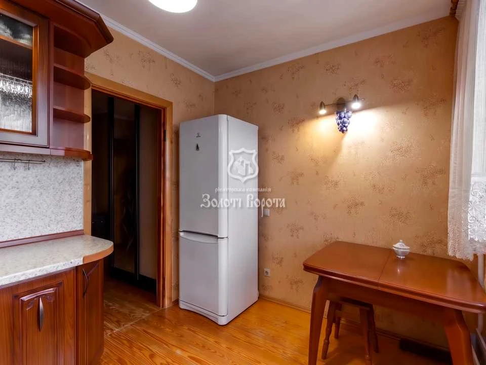 Квартира. Київ, Лариси Руденко вул.