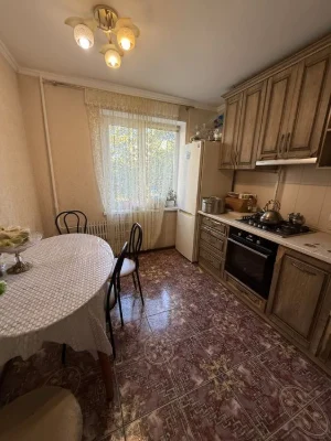 Продам 5-ти комнатную квартиу на Клочко рядом с АТБ