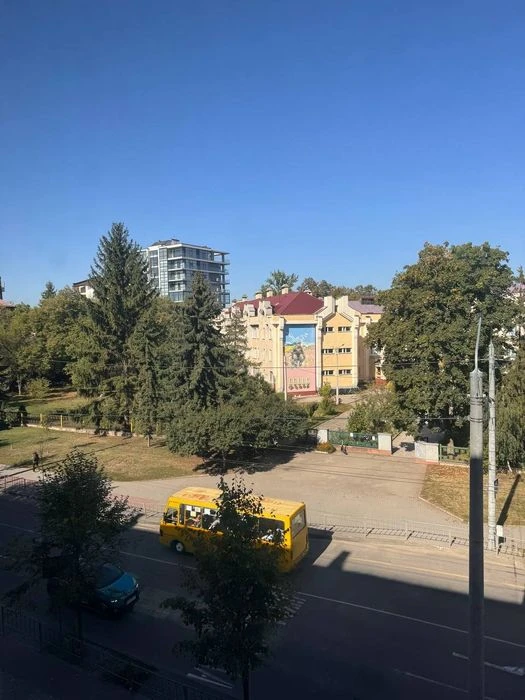Продається 3 кімнатна квартира,вул. Мазепи